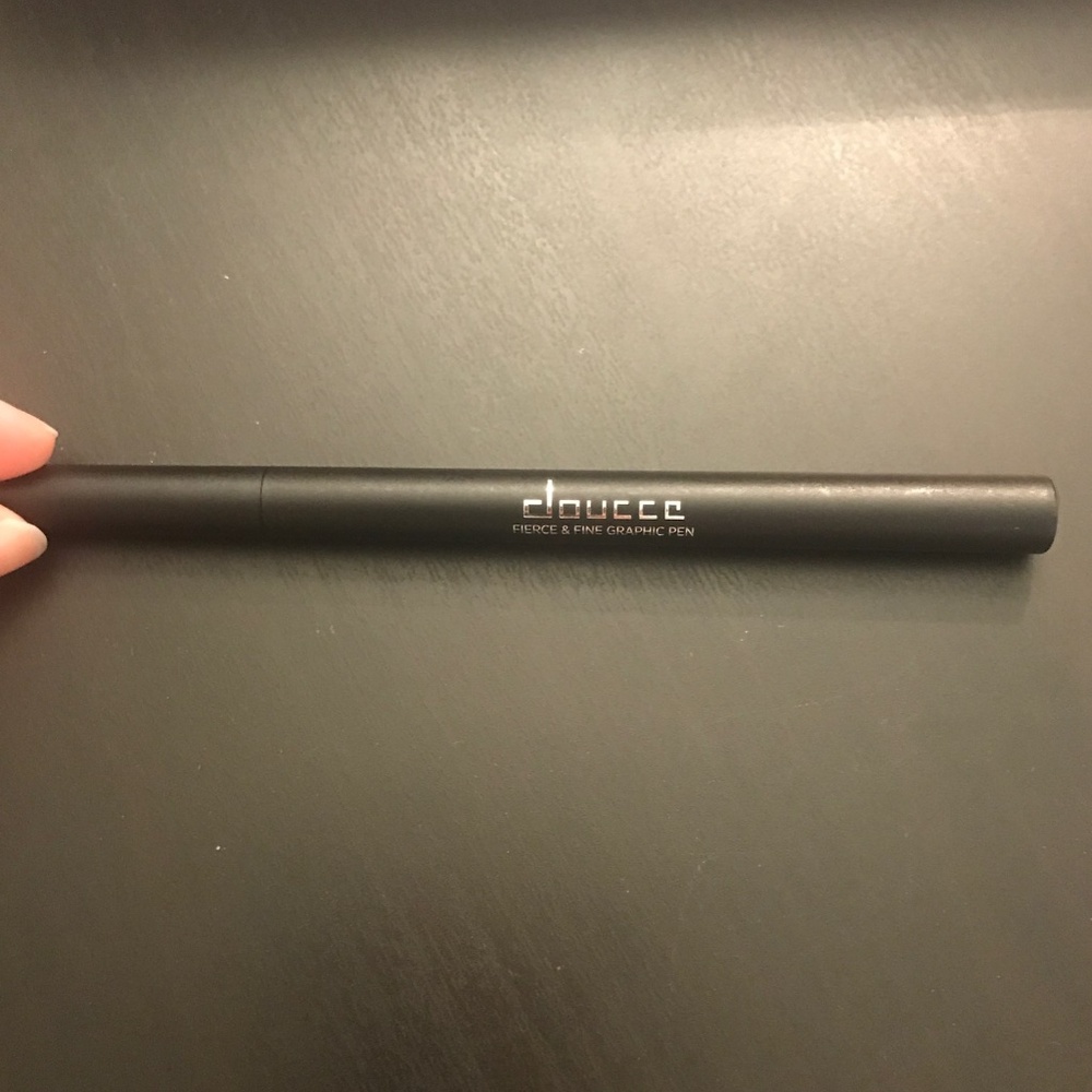 Fierce And Fine Graphic Pen Eyeliner